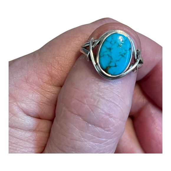 Aztec NV Turquoise Size 8. 9x13mm Bezel Set w/ side crosses in Sterling Silver. - Picture 8 of 12